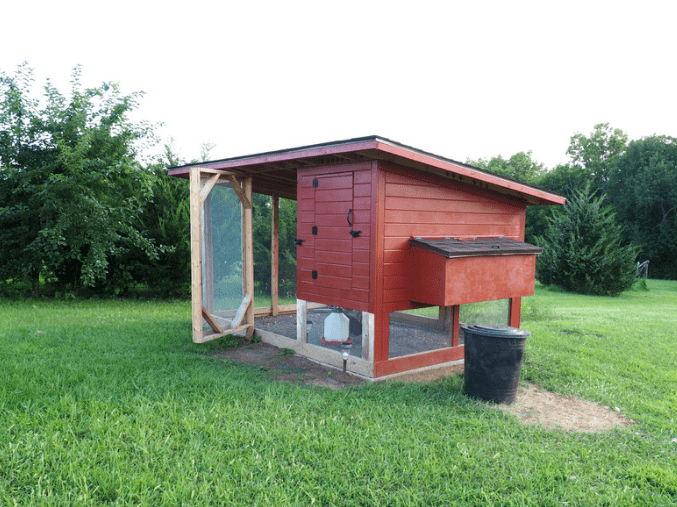 Colorful pallet chicken coop